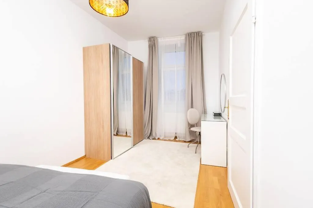 Apartment Orestaliving - Danube Canal View Wien