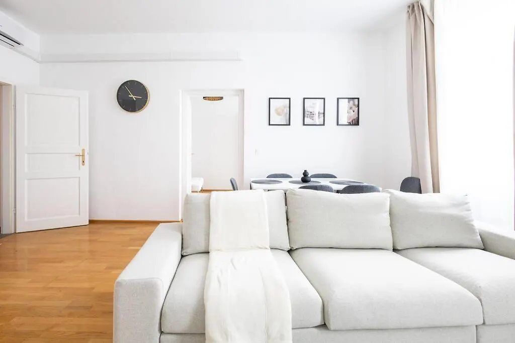Orestaliving - Danube Canal View Wien Apartment