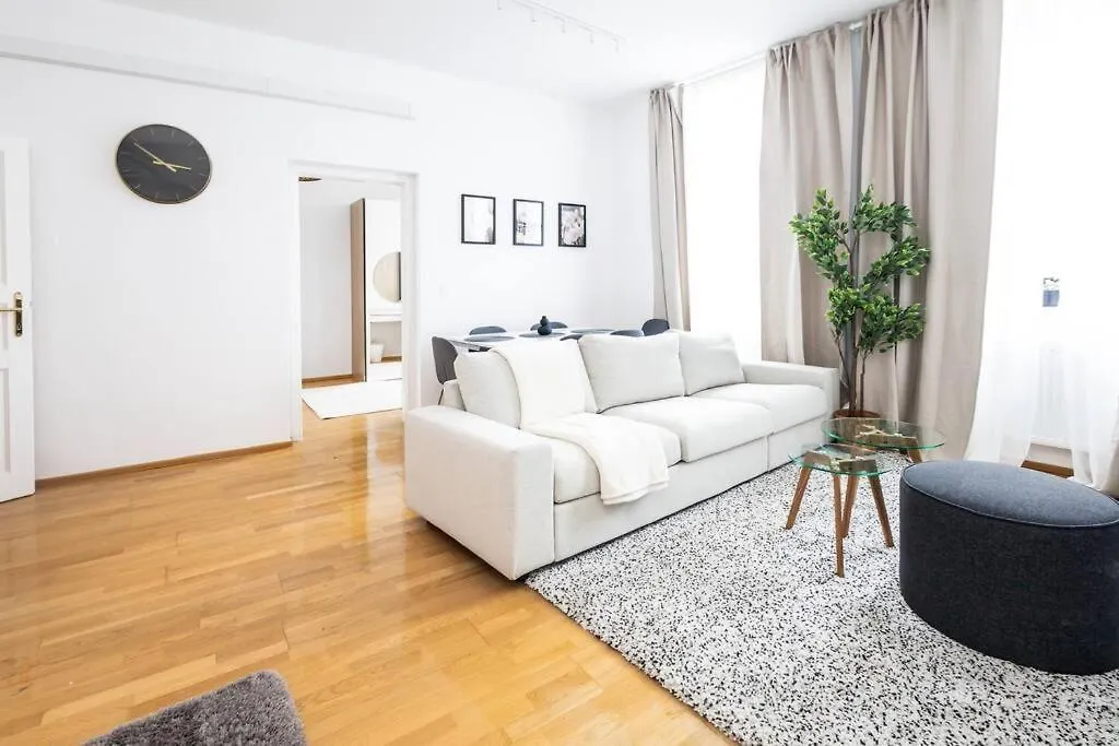 Orestaliving - Danube Canal View Вена Апартаменты